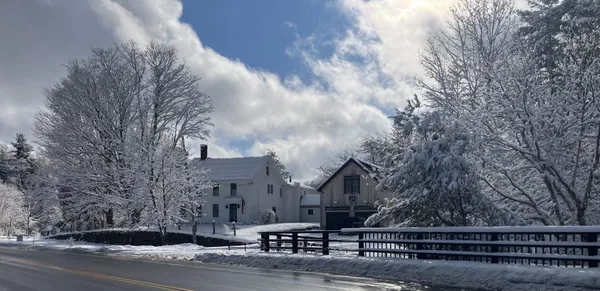 $1,750,000 | 85 College Road, Stratham, NH 03885