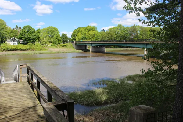 $1,875,000 | 85 College Road, Stratham, NH 03885