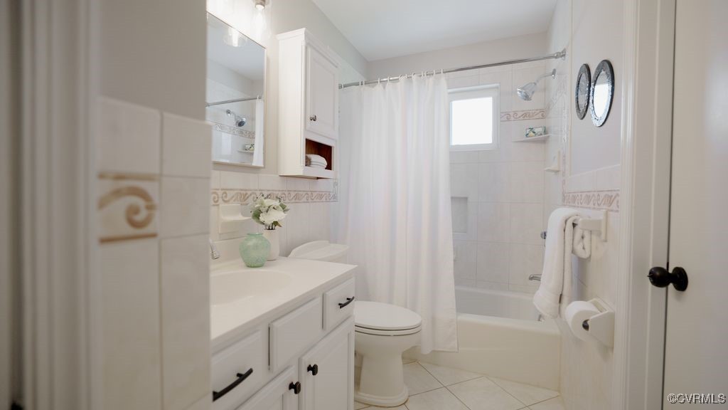 3511 Respess Road Midlothian, VA 23112 - Photo 21 of 40 a bathroom with a sink toilet and shower