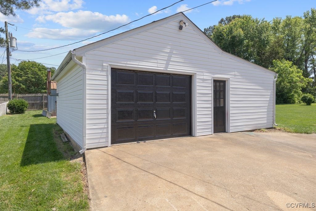 3511 Respess Road Midlothian, VA 23112 - Photo 35 of 40 a front view of a house with a yard
