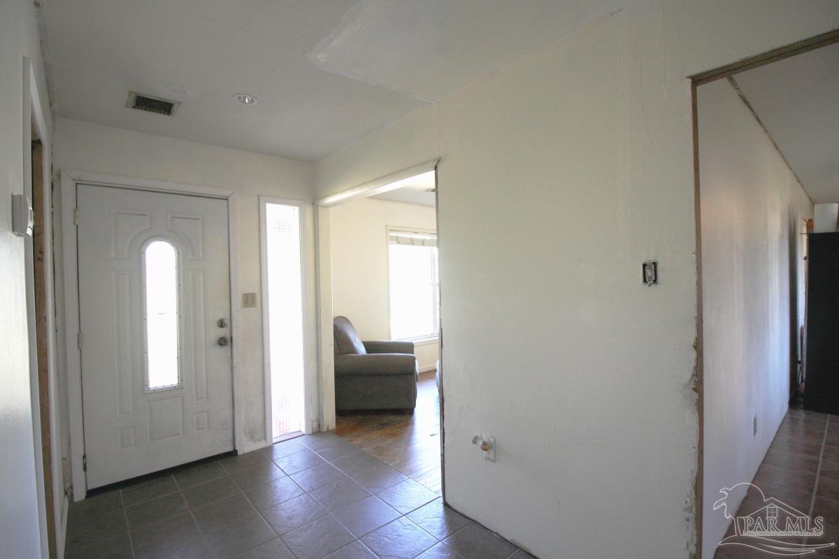 165 Beland Road Pensacola, FL 32534 - Photo 3 of 32 Gallery Image 3