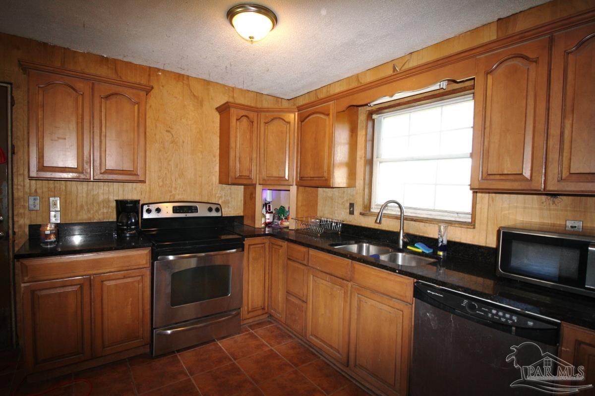 165 Beland Road Pensacola, FL 32534 - Photo 8 of 32 Gallery Image 8