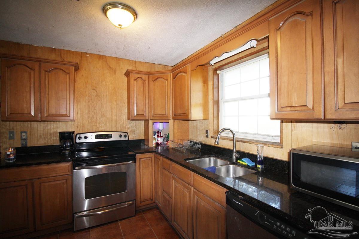 165 Beland Road Pensacola, FL 32534 - Photo 9 of 32 Gallery Image 9