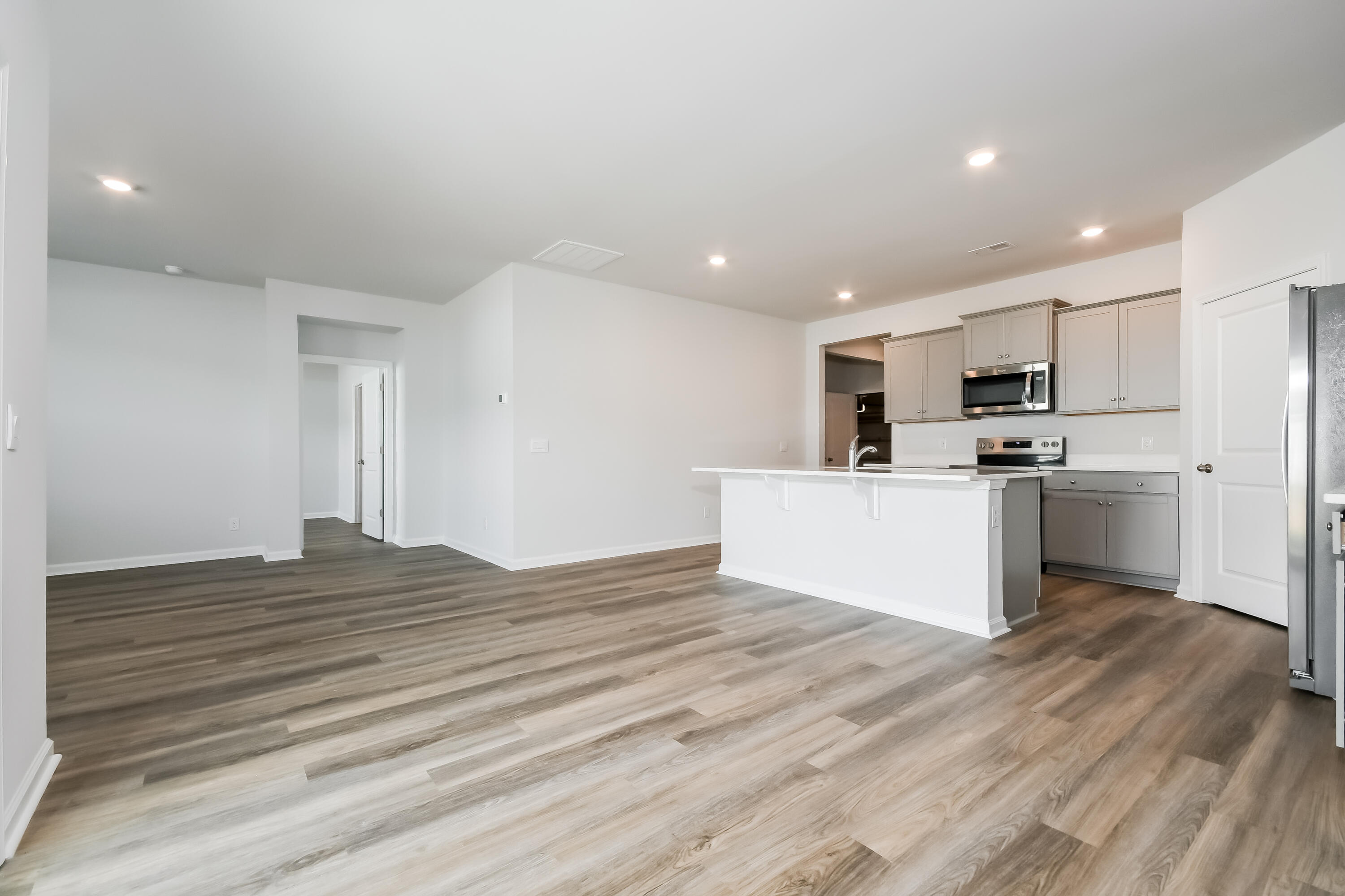 8019 Precious Court Ravenel, SC 29470 - Photo 4 of 21 6-photo-Dining-Room-cfd3d4dc-6d9f-40d6-b