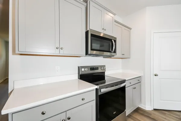$2,600 | 8019 Precious Court, Ravenel, SC 29470