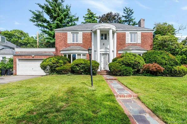 $9,500 | 1 Parkside Drive, Great Neck, NY 11021