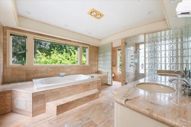 $9,500 | 1 Parkside Drive, Great Neck, NY 11021