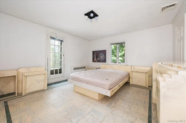 $9,500 | 1 Parkside Drive, Great Neck, NY 11021