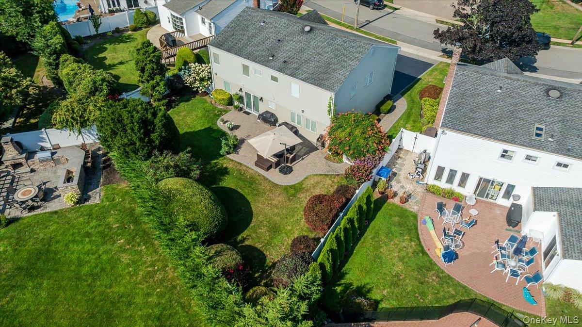 1 Parkside Drive Great Neck, NY 11021 - Photo 26 of 30 Aerial view of residential area