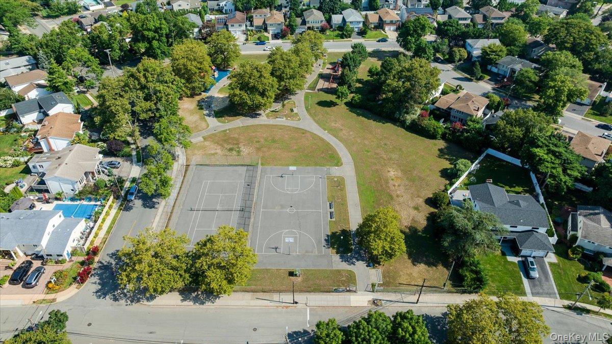 1 Parkside Drive Great Neck, NY 11021 - Photo 28 of 30 Aerial perspective of suburban area