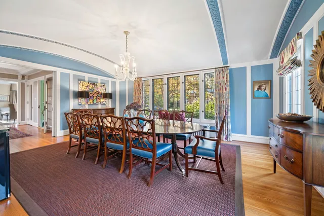 2855 Sheridan Place, Evanston, IL 60201