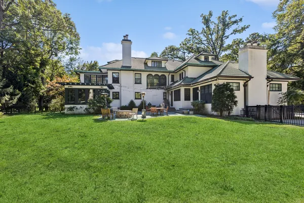 $3,175,000 | 2855 Sheridan Place, Evanston, IL 60201