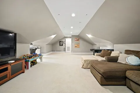 $3,095,000 | 2855 Sheridan Place, Evanston, IL 60201