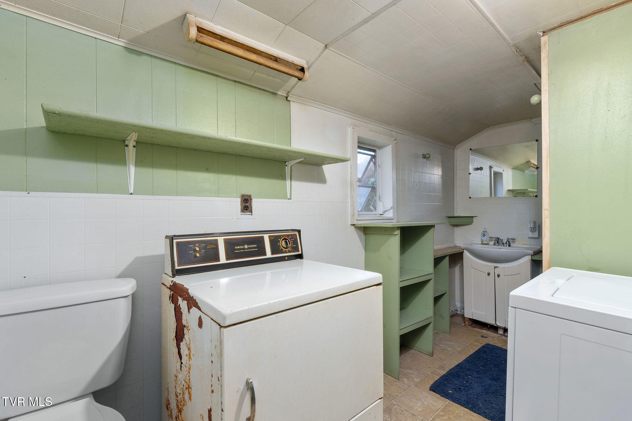 1802 Winchester Road Shady Valley, TN 37688 - Photo 26 of 40 DSC04723