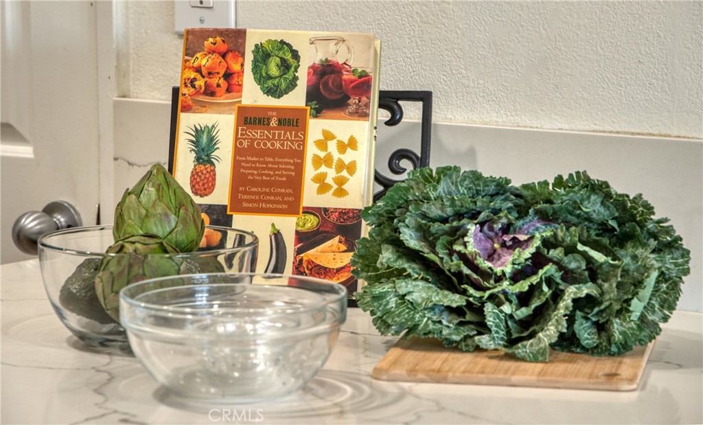 1665 Federal Avenue, Unit 302 Los Angeles, CA 90025 - Photo 19 of 31 a close view of sink