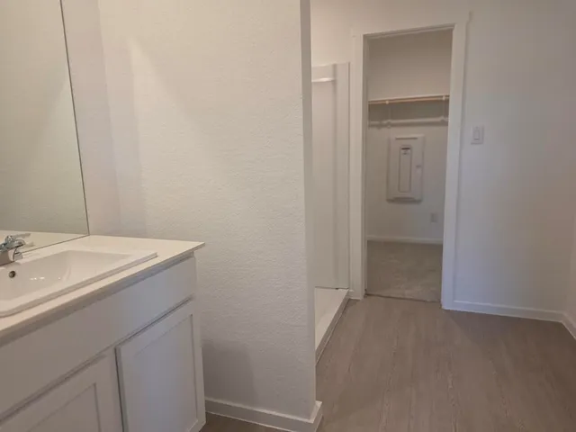 $2,400 | 3214 Glacier Bluff, Kerrville, TX 78028