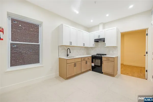 $1,900 | 10 School Street, Unit 2, Passaic, NJ 07055