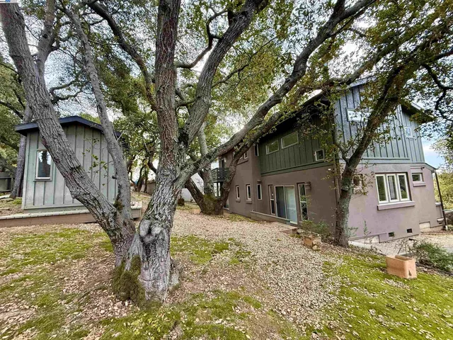 $1,390,000 | 4400 St Andrews Road, Oakland, CA 94605