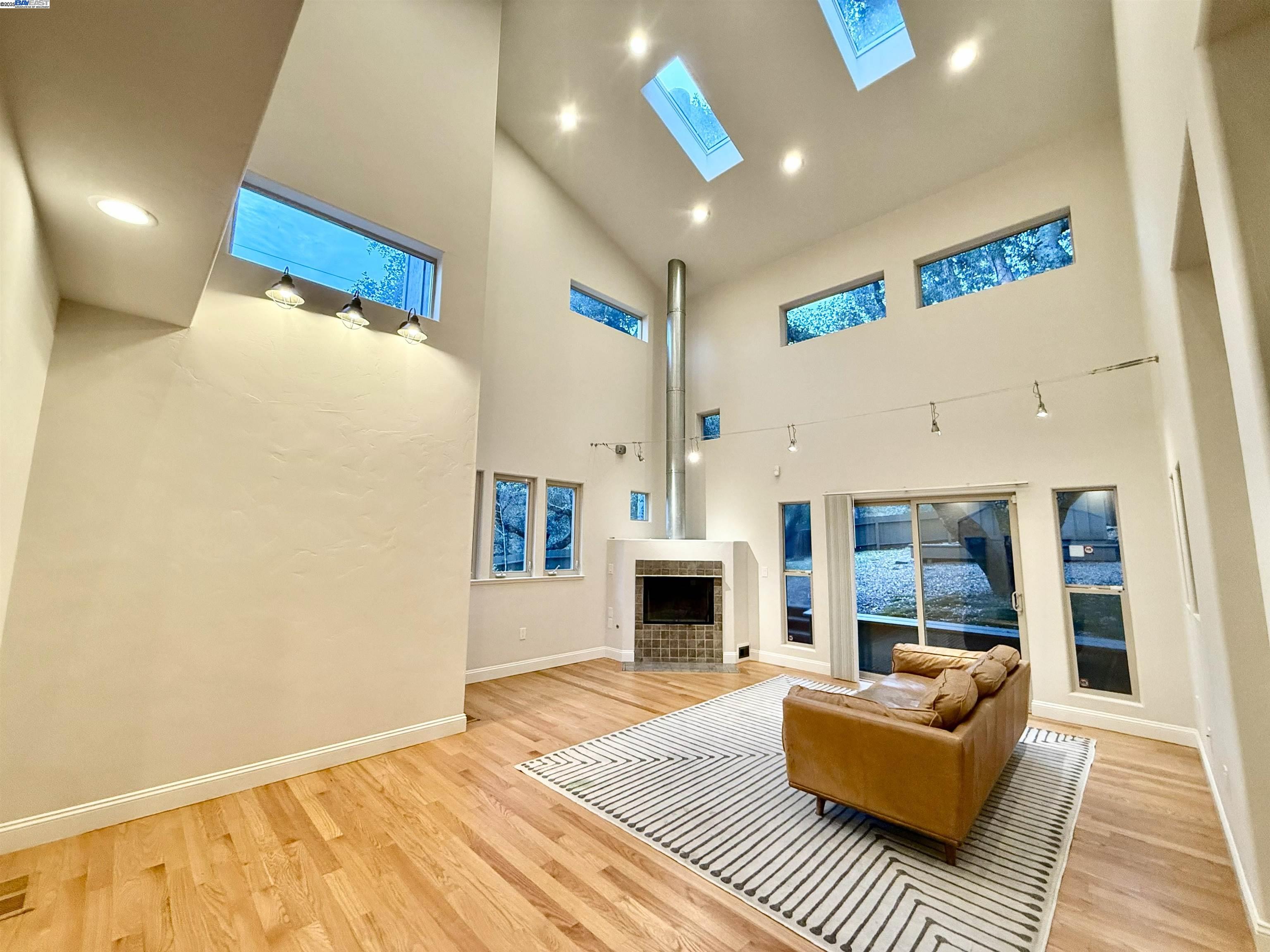 4400 St Andrews Road Oakland, CA 94605 - Photo 3 of 30