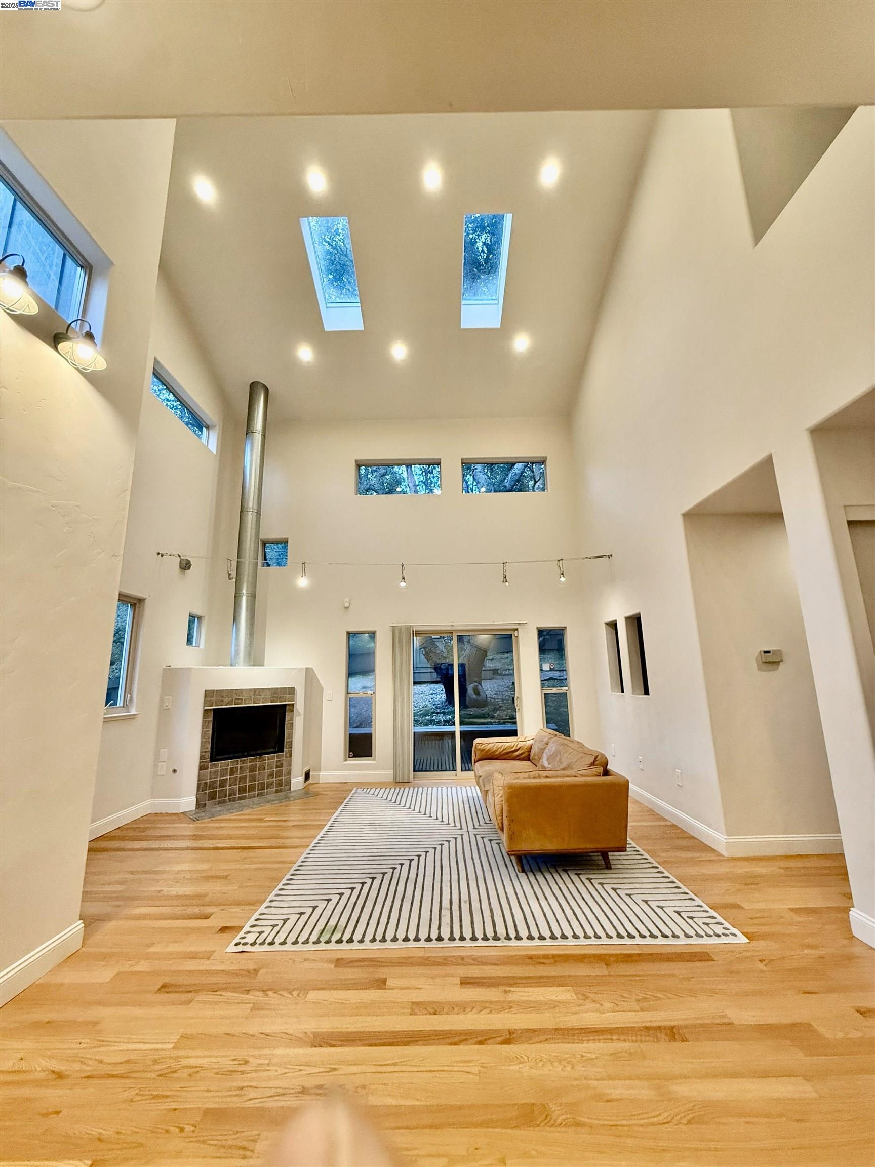 4400 St Andrews Road Oakland, CA 94605 - Photo 4 of 30