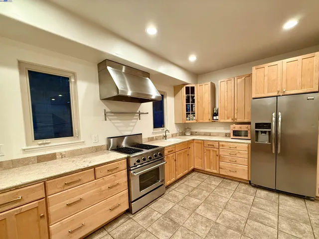 $1,390,000 | 4400 St Andrews Road, Oakland, CA 94605