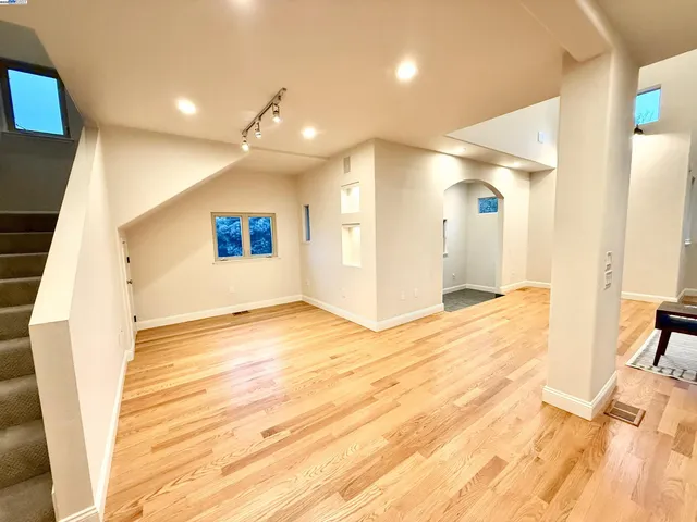 $1,390,000 | 4400 St Andrews Road, Oakland, CA 94605