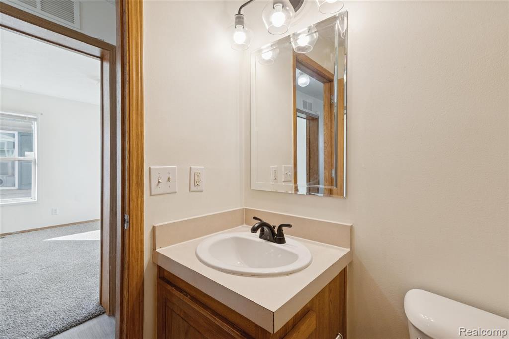 4004 Howe Road Wayne, MI 48184 - Photo 19 of 42