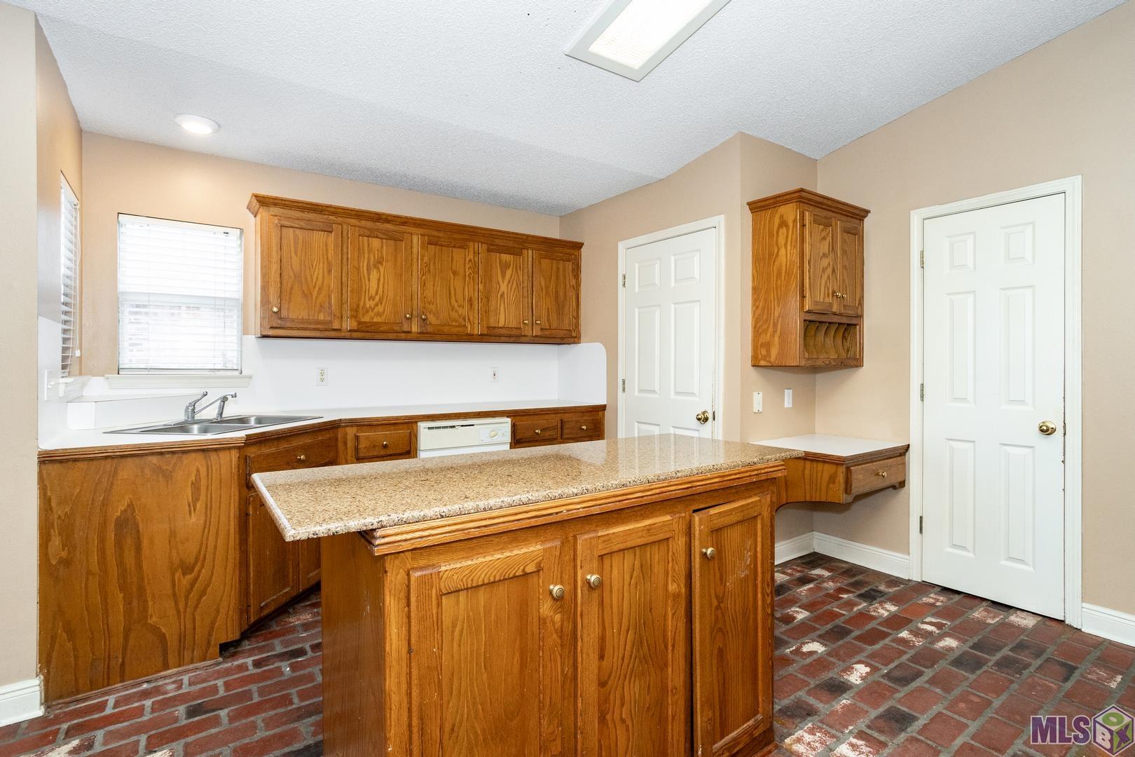 2545 Fairgate Drive Baton Rouge, LA 70816 - Photo 9 of 25 Gallery Image 9