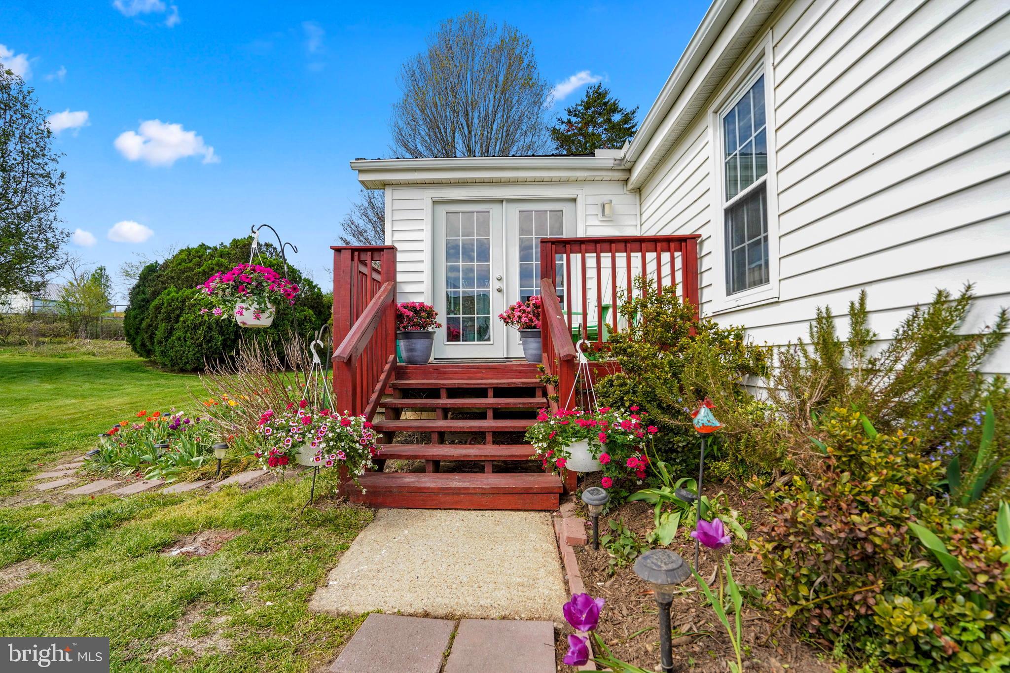 15775 Mt Calvert Road Upper Marlboro, MD 20772 - Photo 1 of 58 Main entrance facing the pastures