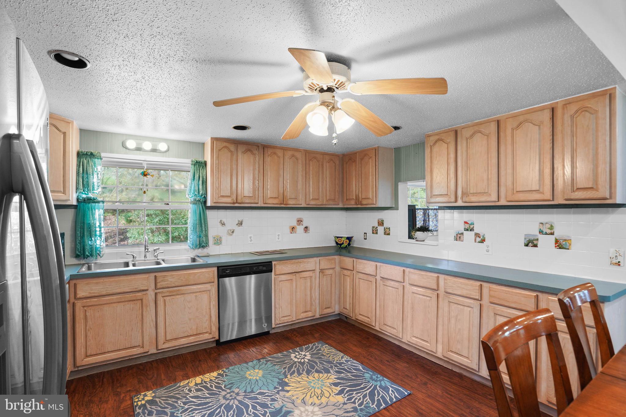 15775 Mt Calvert Road Upper Marlboro, MD 20772 - Photo 10 of 58 Lots of counter space