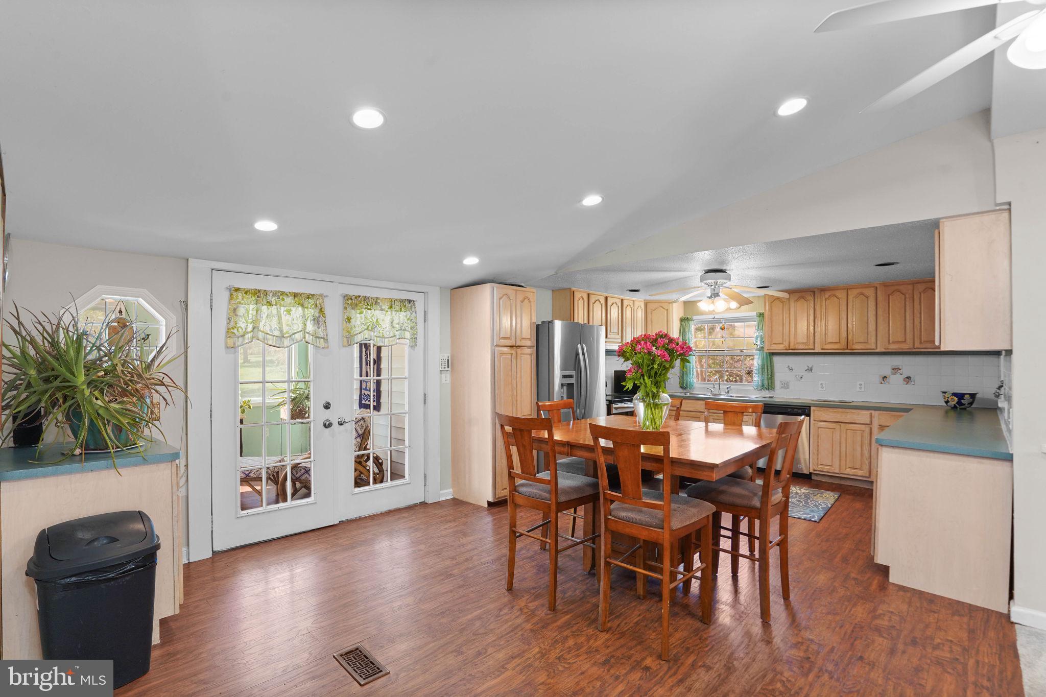 15775 Mt Calvert Road Upper Marlboro, MD 20772 - Photo 11 of 58 French doors to sunroom