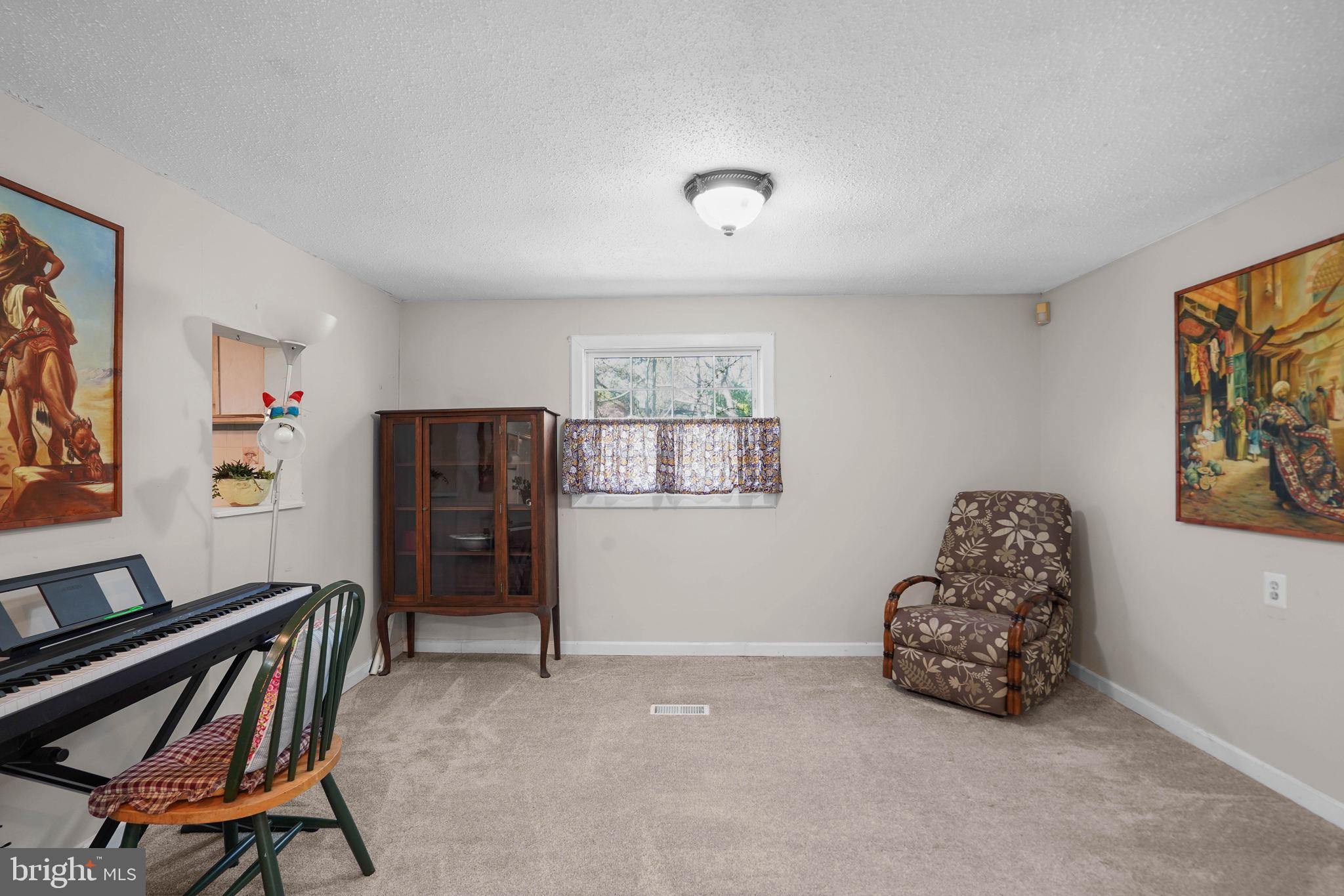 15775 Mt Calvert Road Upper Marlboro, MD 20772 - Photo 17 of 58 Dining room