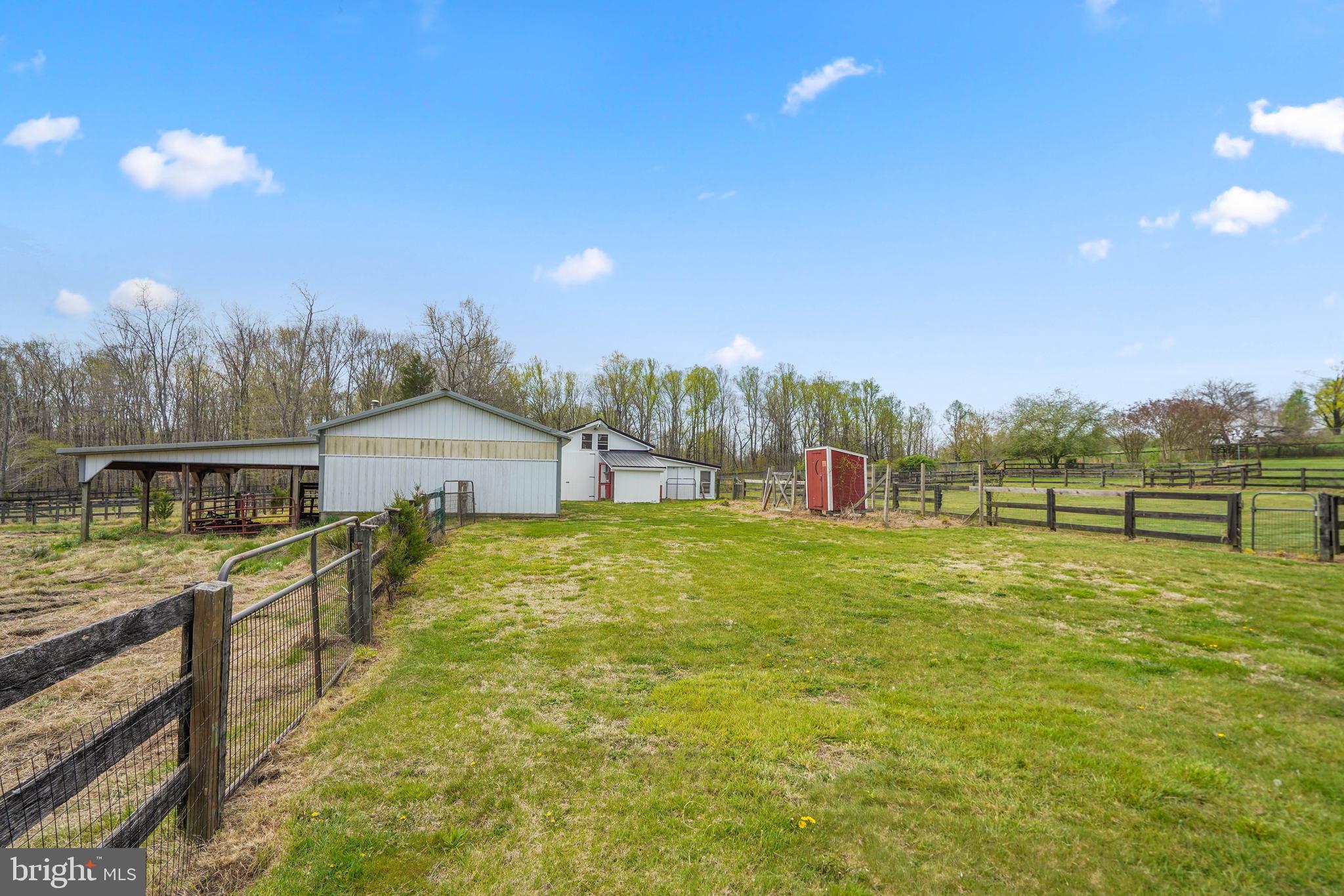 15775 Mt Calvert Road Upper Marlboro, MD 20772 - Photo 55 of 58 Gated fences everywhere