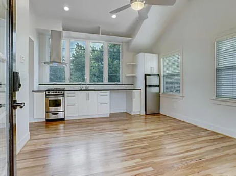 4518 Red River Street, Unit B Austin, TX 78751 - Photo 4 of 11