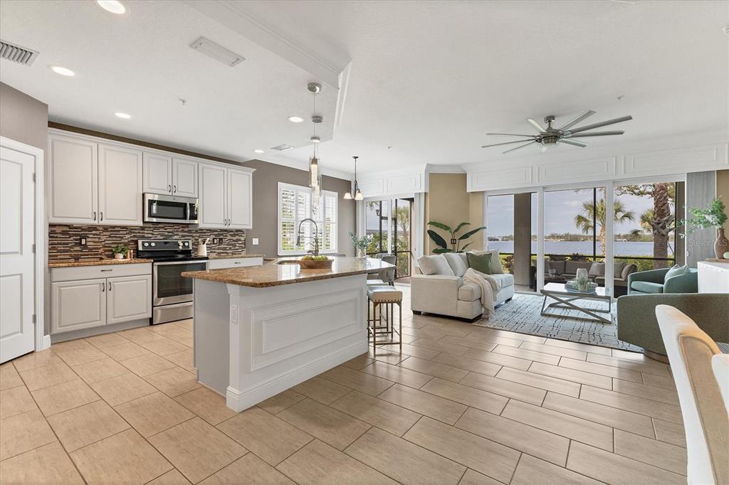 1226 Riverscape Street Bradenton, FL 34208 - Photo 11 of 56