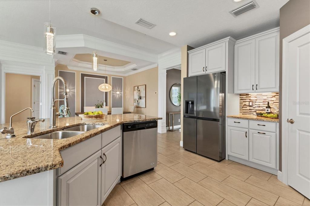 1226 Riverscape Street Bradenton, FL 34208 - Photo 13 of 56