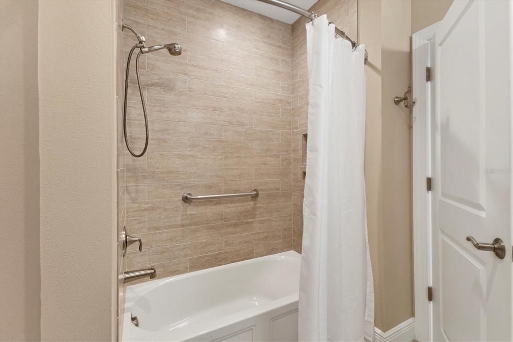 1226 Riverscape Street Bradenton, FL 34208 - Photo 30 of 56