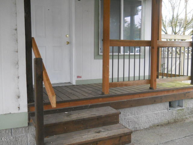 35420 Swan Avenue Nehalem, OR 97131 - Photo 2 of 18 Front porch