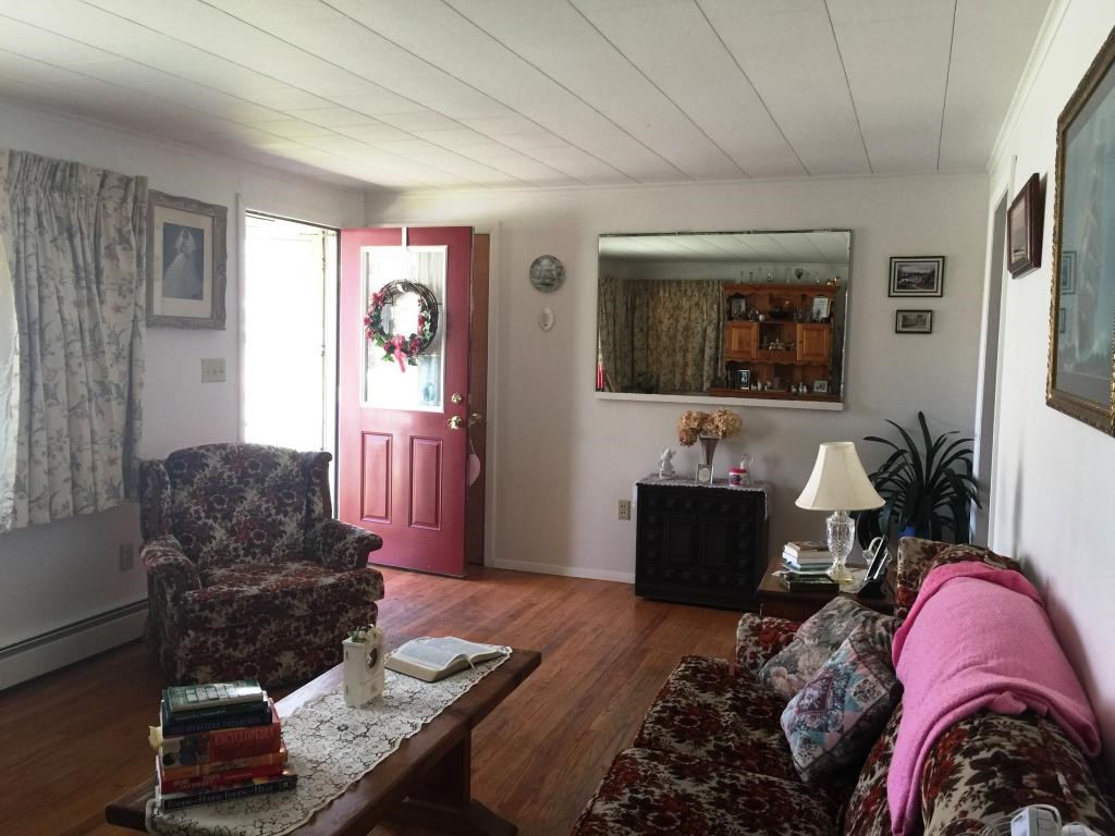 70 Field Avenue Rutland, VT 05701 - Photo 2 of 12