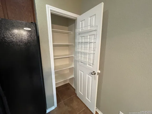 $1,600 | 745 Hollow Ridge, Schertz, TX 78108