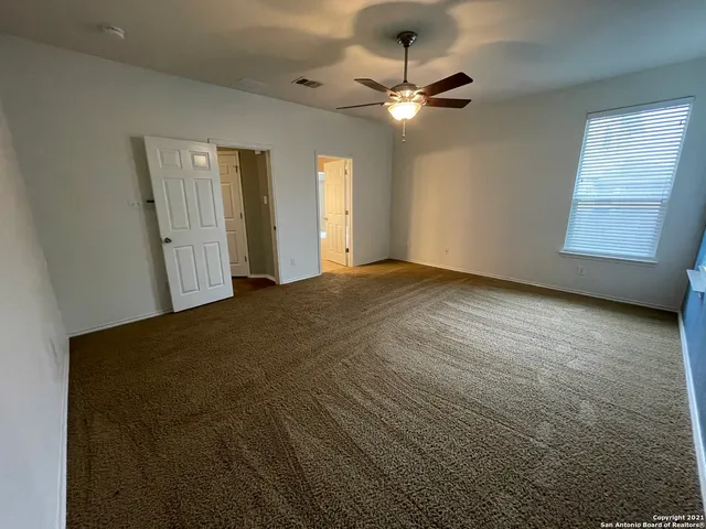 $1,600 | 745 Hollow Ridge, Schertz, TX 78108