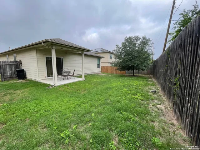 $1,600 | 745 Hollow Ridge, Schertz, TX 78108