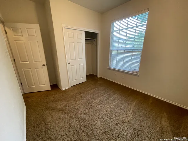 $1,600 | 745 Hollow Ridge, Schertz, TX 78108