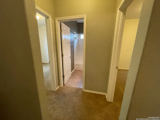 $1,600 | 745 Hollow Ridge, Schertz, TX 78108