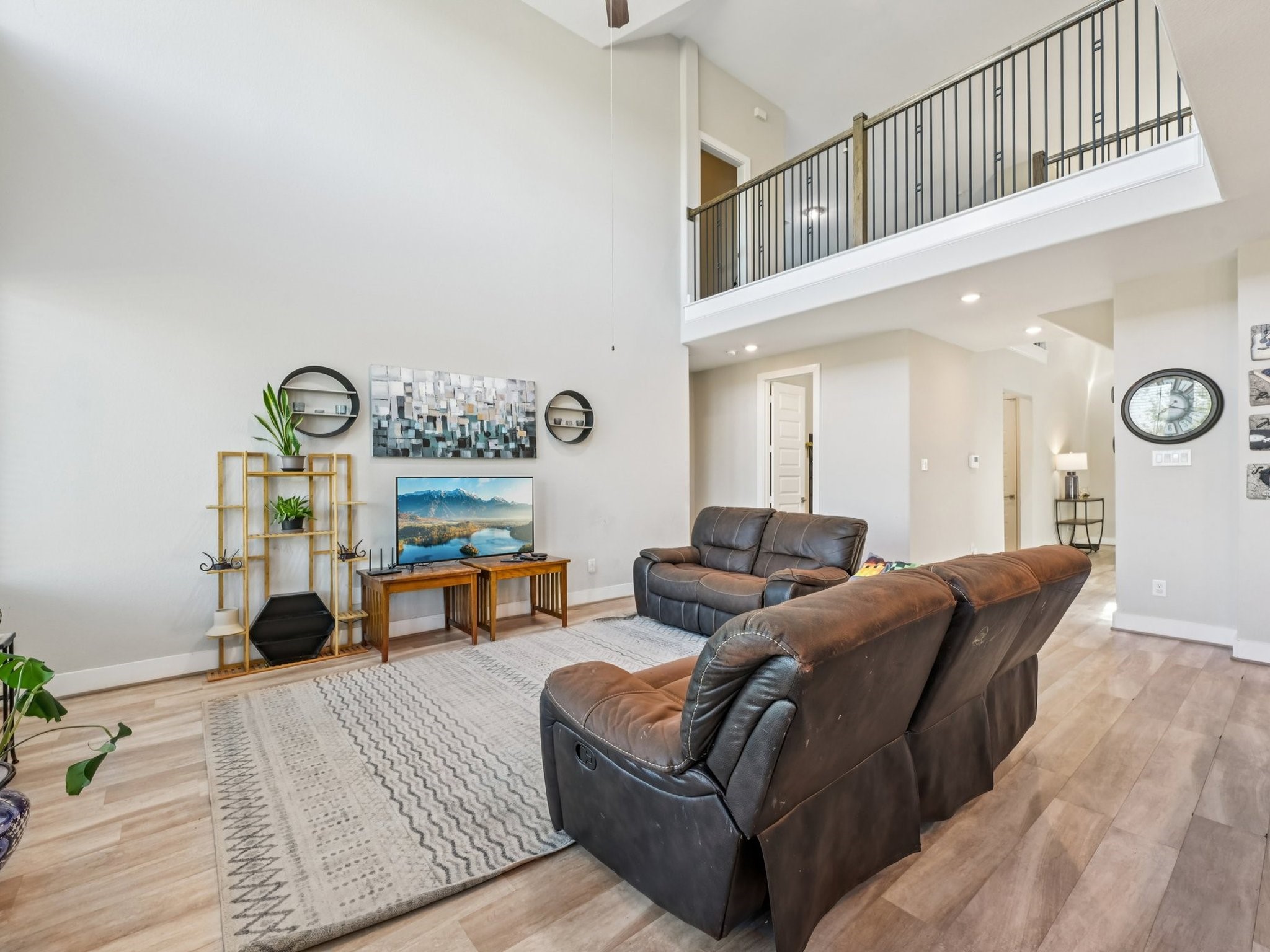 2505 Hatton Terrace Lane Pearland, TX 77089 - Photo 12 of 44 a living room with furniture a rug and a window