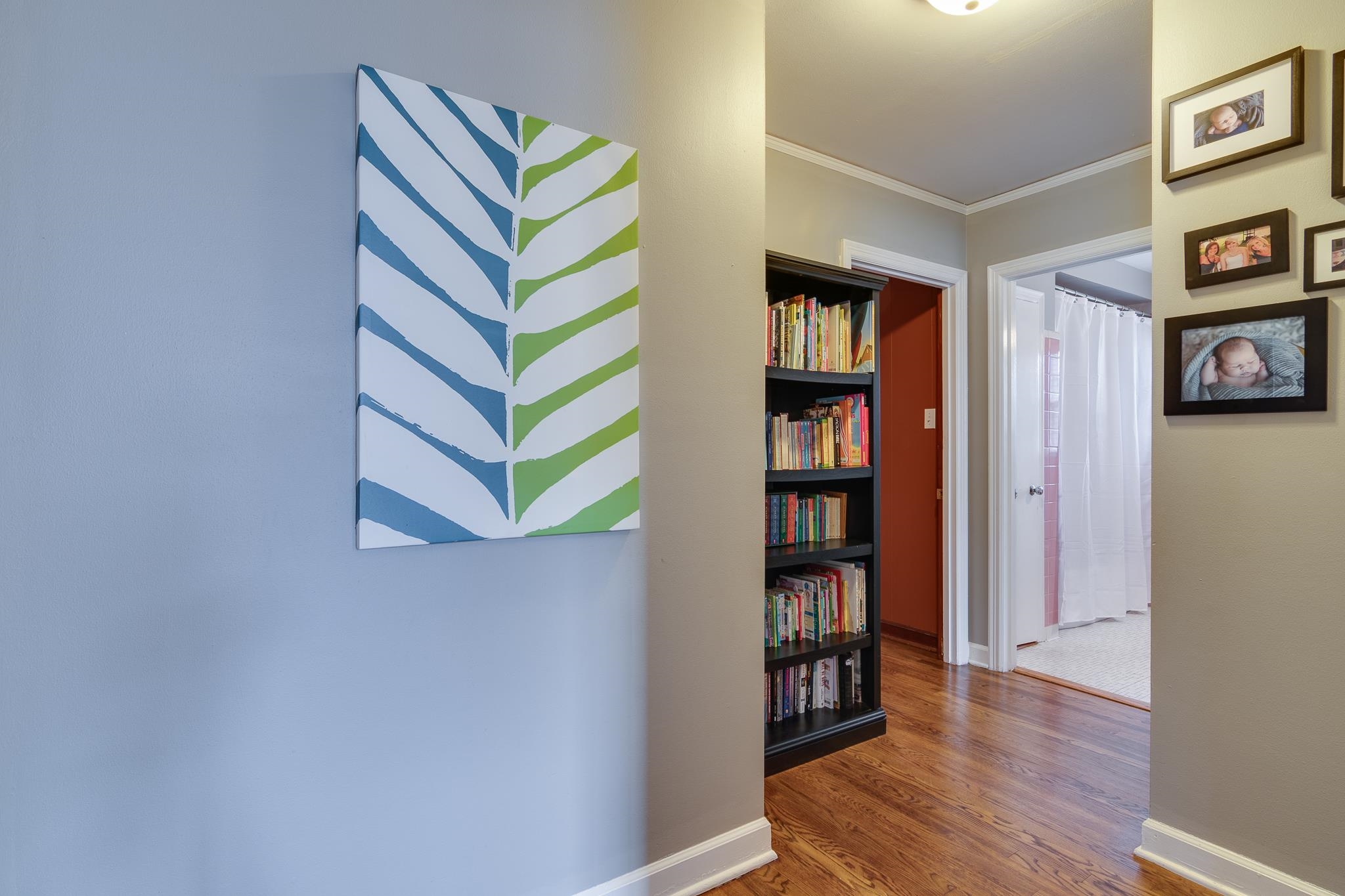 4892 Kaye Road Memphis, TN 38117 - Photo 9 of 17 a view of a livingroom with shelves