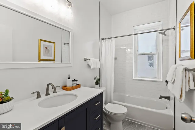 $424,900 | 1851 Columbia Road Northwest, Unit 305, Washington, DC 20009