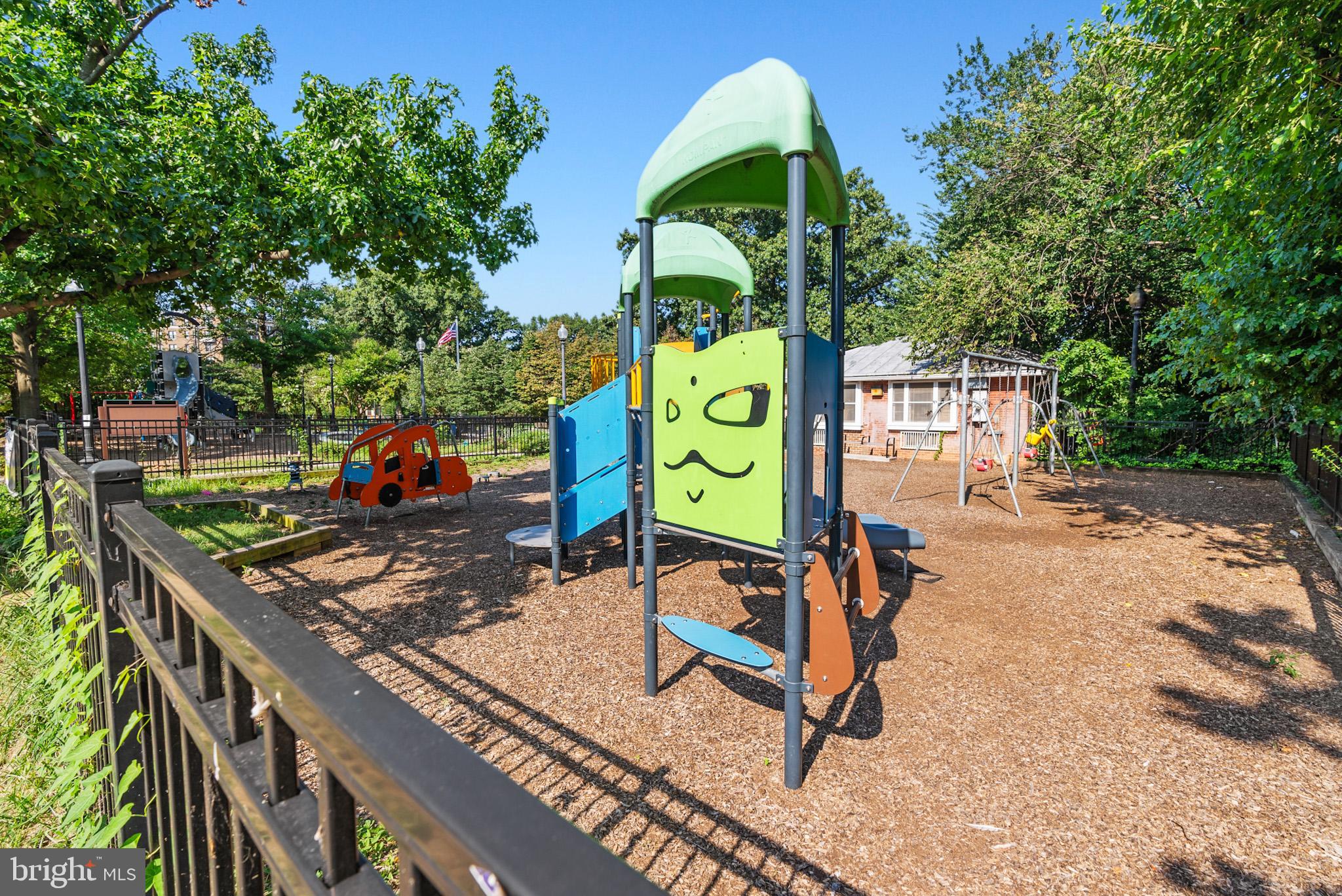 1851 Columbia Road Northwest, Unit 305 Washington, DC 20009 - Photo 19 of 21