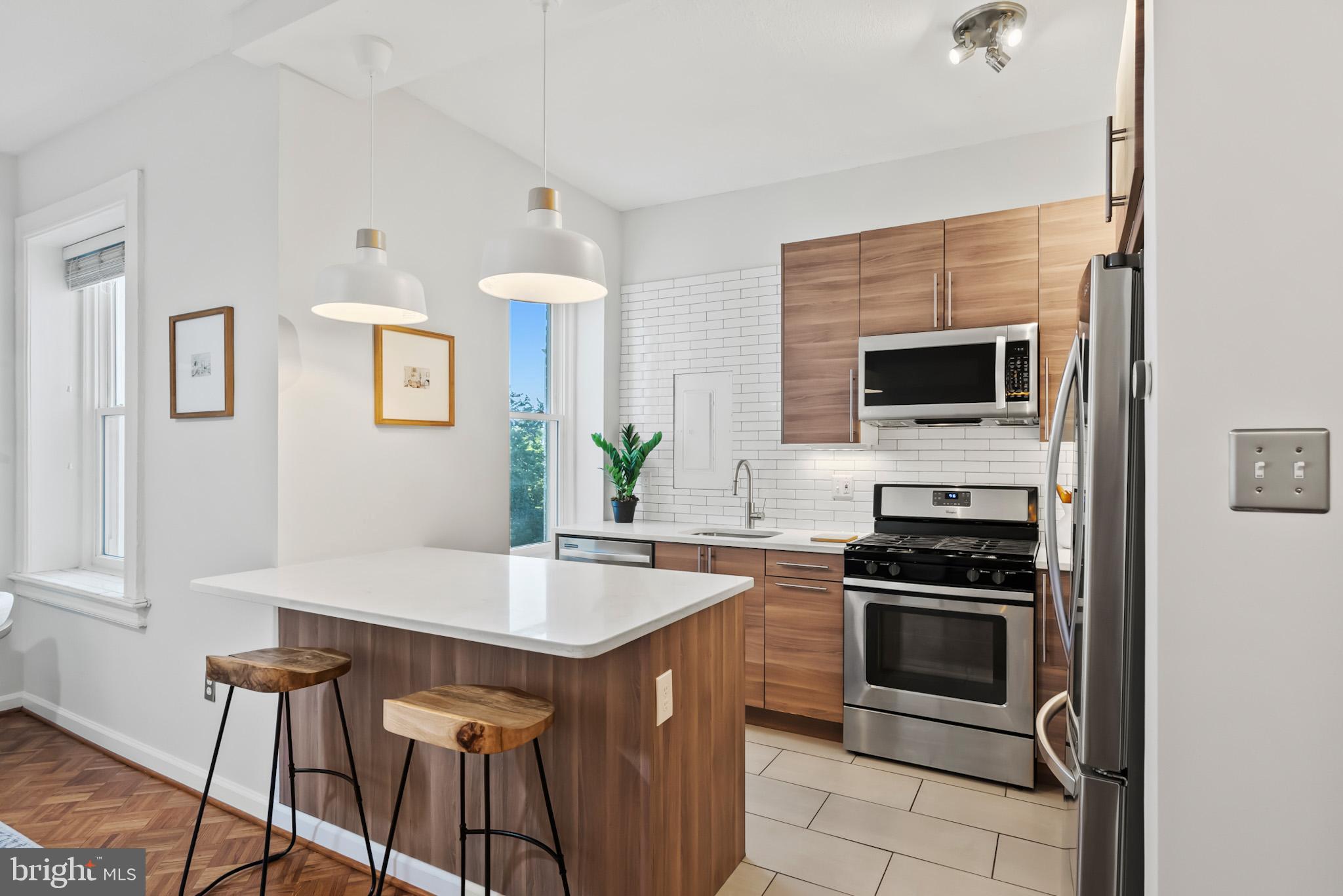 1851 Columbia Road Northwest, Unit 305 Washington, DC 20009 - Photo 3 of 21