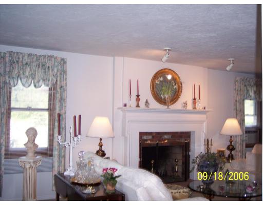 229 Pierce Road West Brookfield, MA 01585 - Photo 4 of 19